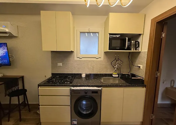 Modern Studio, 5-min Walk To Mamsha Apartment *